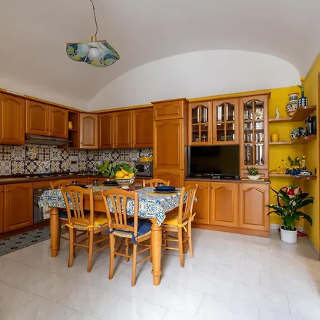 Serhouse Atrani
