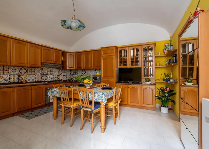 Serhouse Atrani